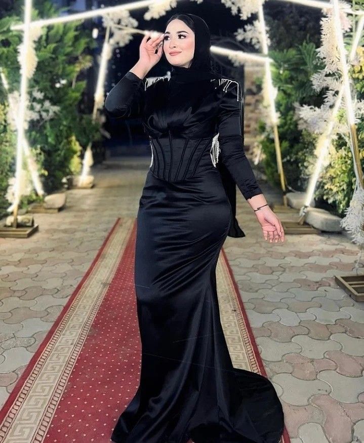 أجمل فساتين سواريه لِلمُحجّبات ستان بسيطة