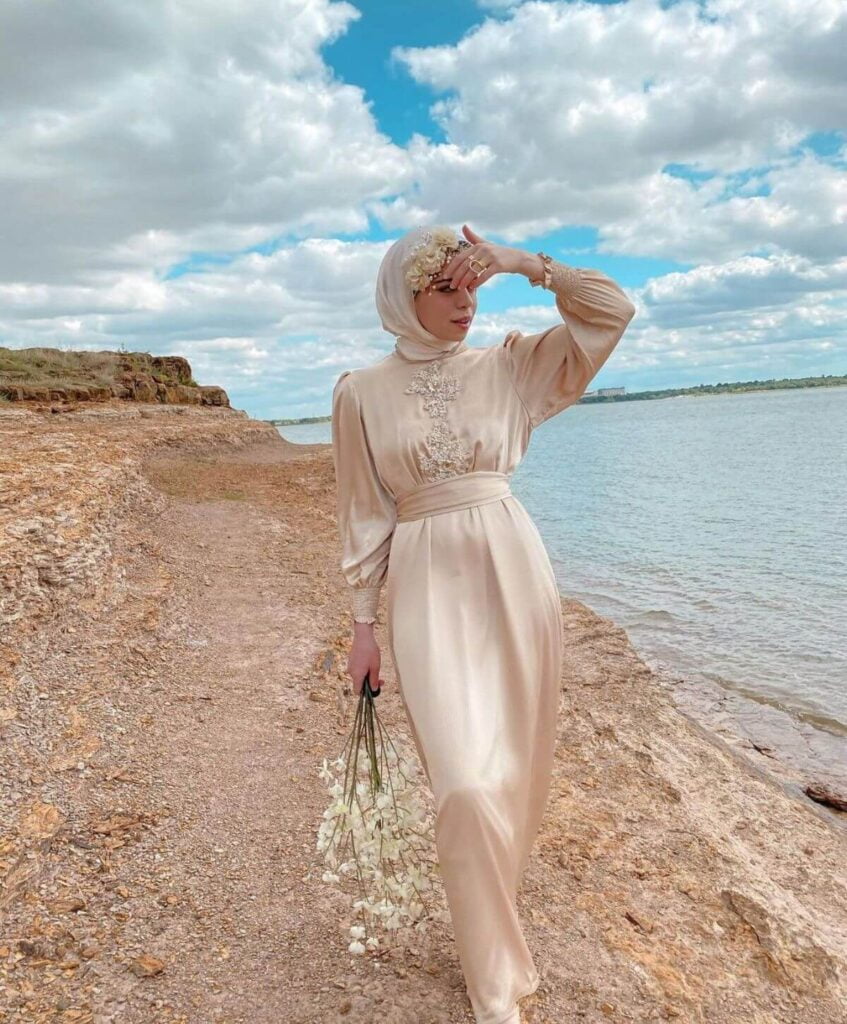  فساتين سواريه لِلمُحجّبات ستان بسيطة
