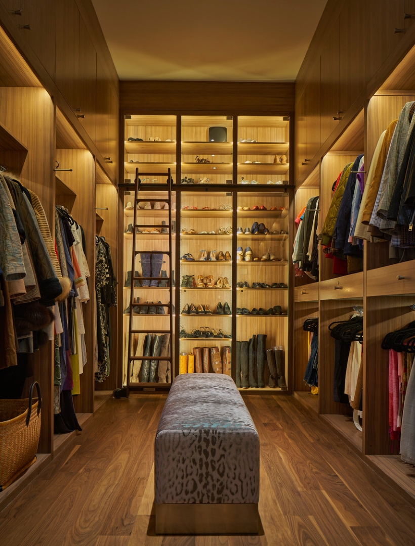 15 Cutting-Edge Modern Closet Designs Redefining Storage Solutions