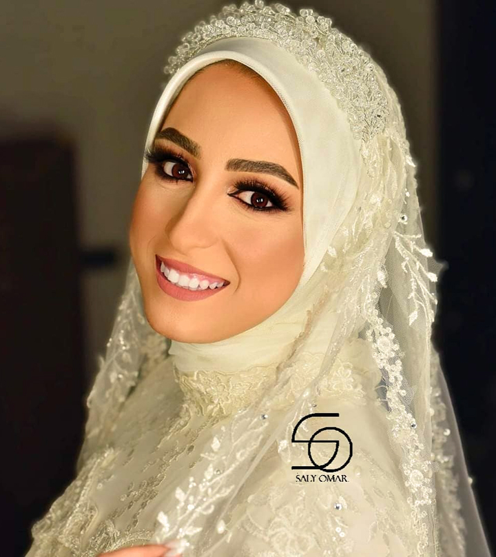 فستان فرح ابيض طويل محجبات منفوش مطرز بالدانتيل و بطرحه من التول وأكمام طويلة - فساتين الزفاف محجبات